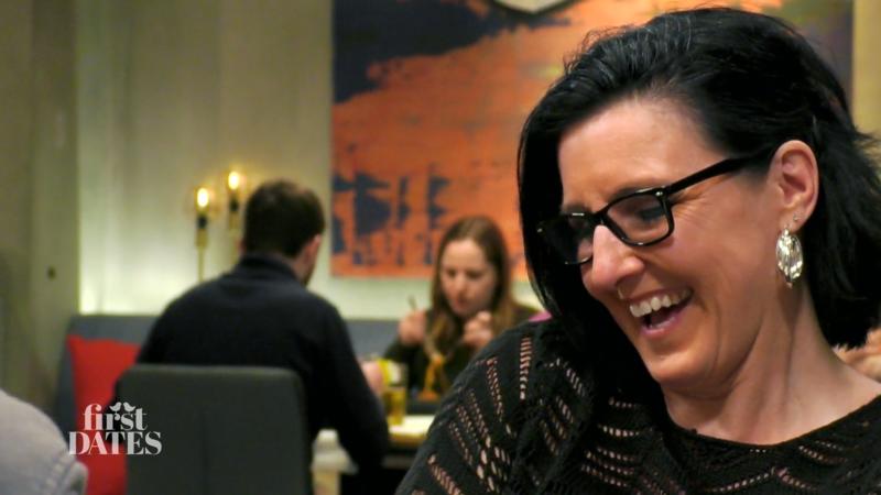 Marion outet sich als Schlagersängerin