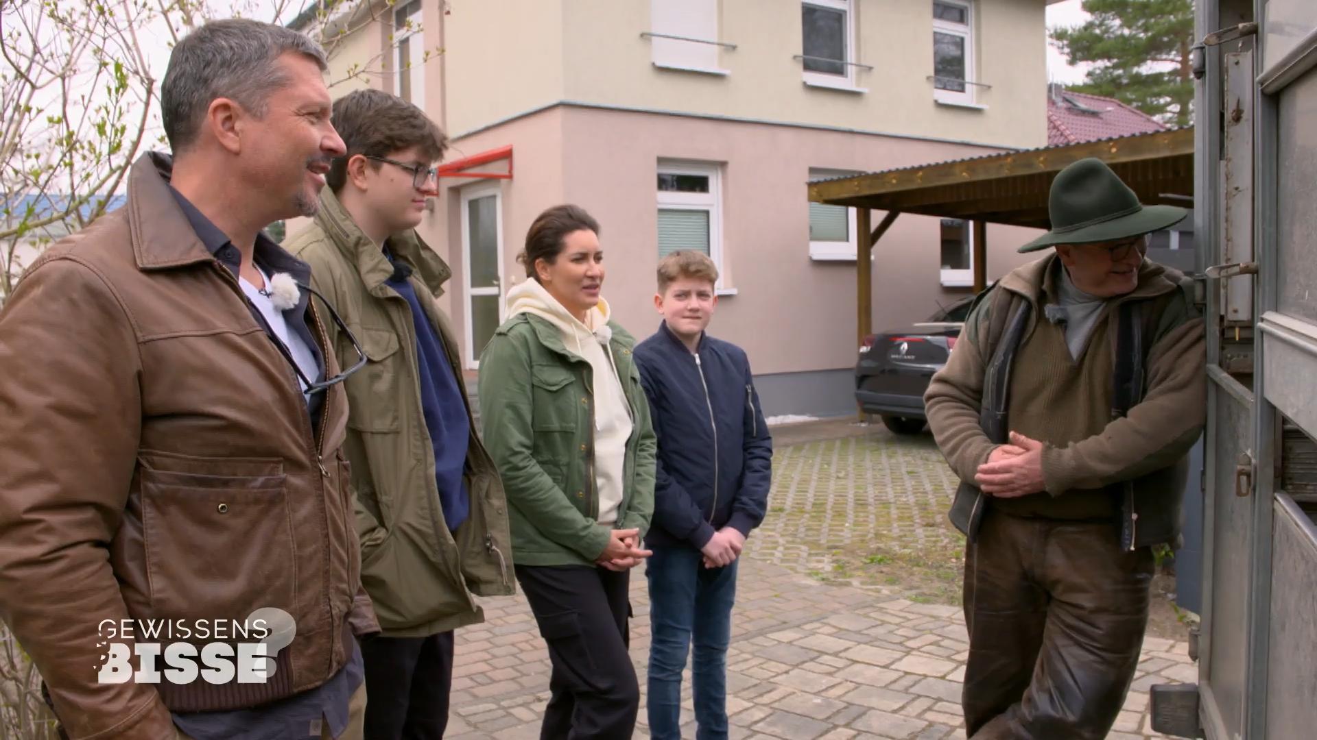 Wanderschäfer Knut bringt den Krügers Lämmer