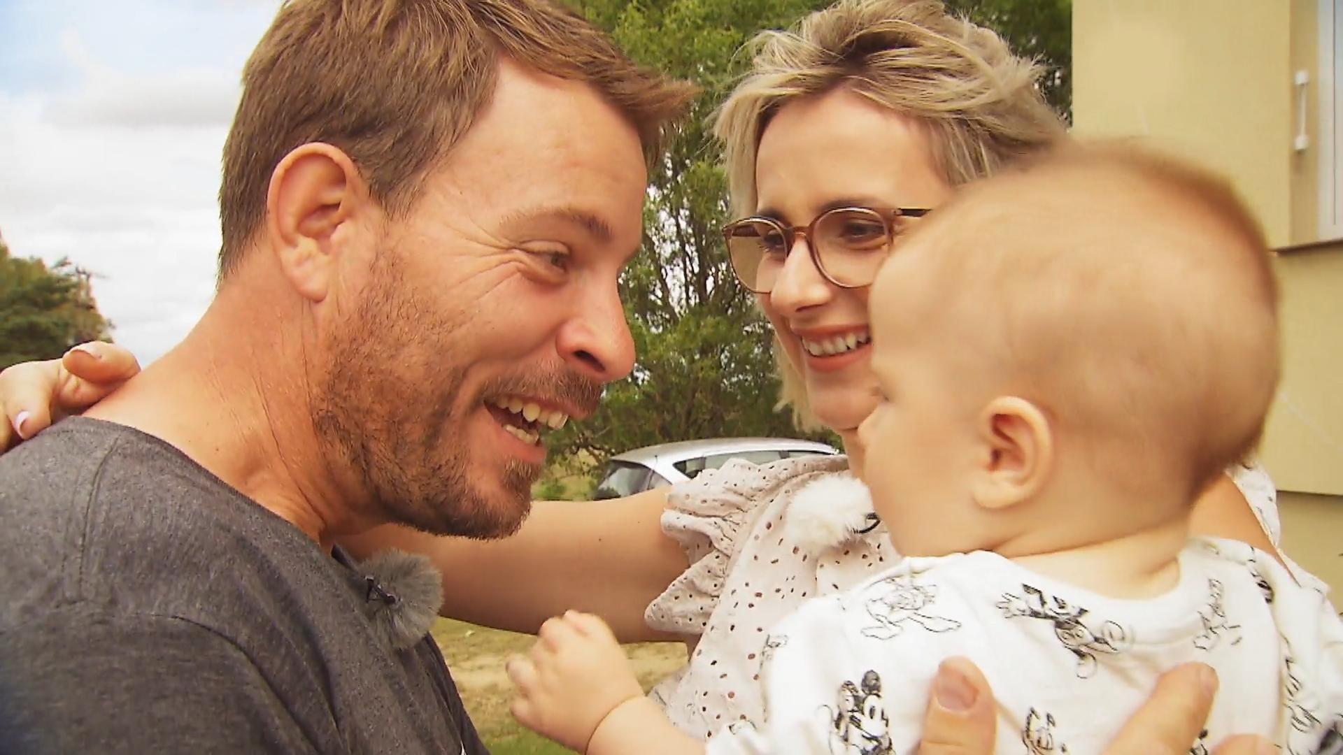 Gerald sieht Anna und Sohn Leon nach 3 Wochen wieder