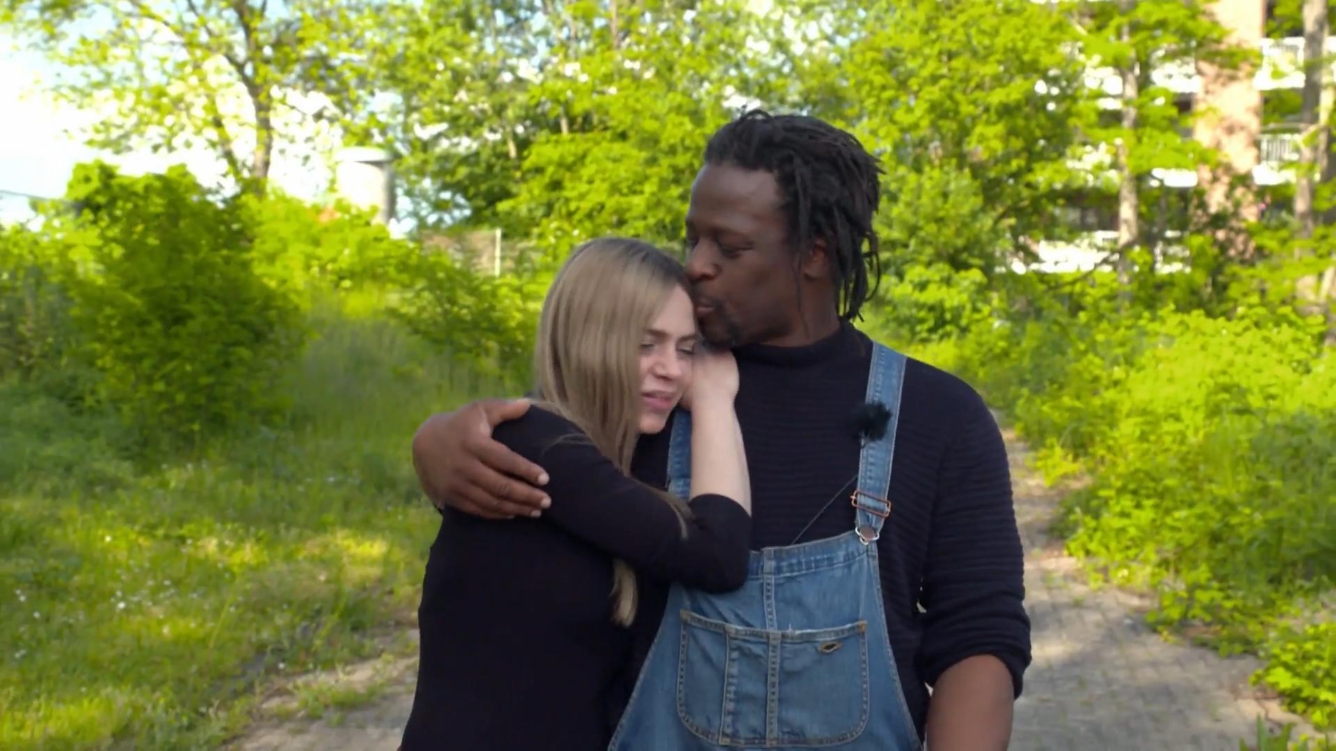 Facebook brachte Adelina Zilai & Mola Adebisi zusammen