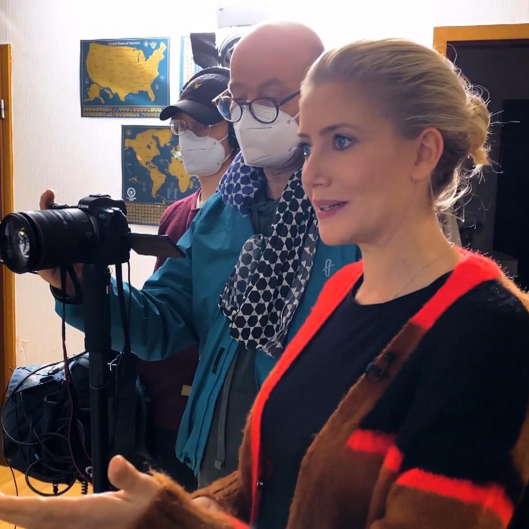 Reporterin beim Pornodreh