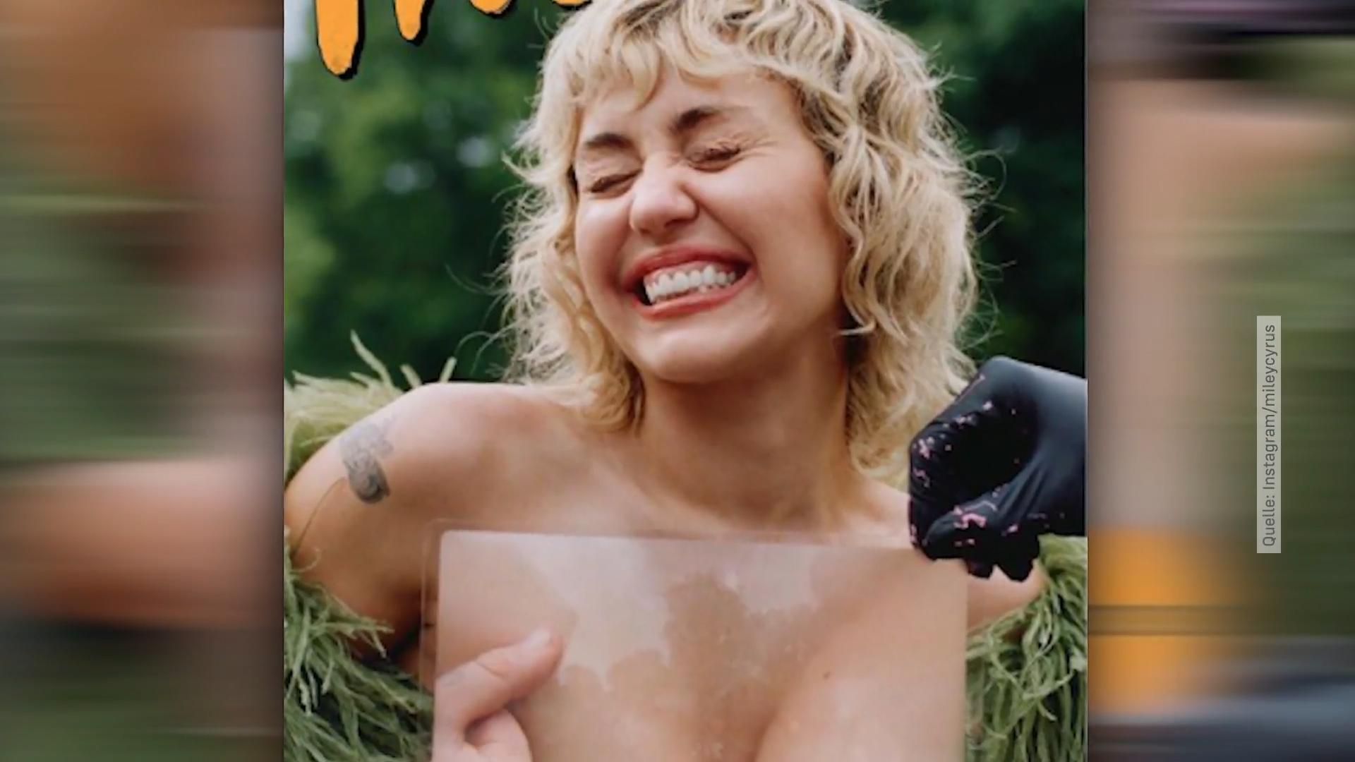 Miley Cyrus zieht mal wieder blank