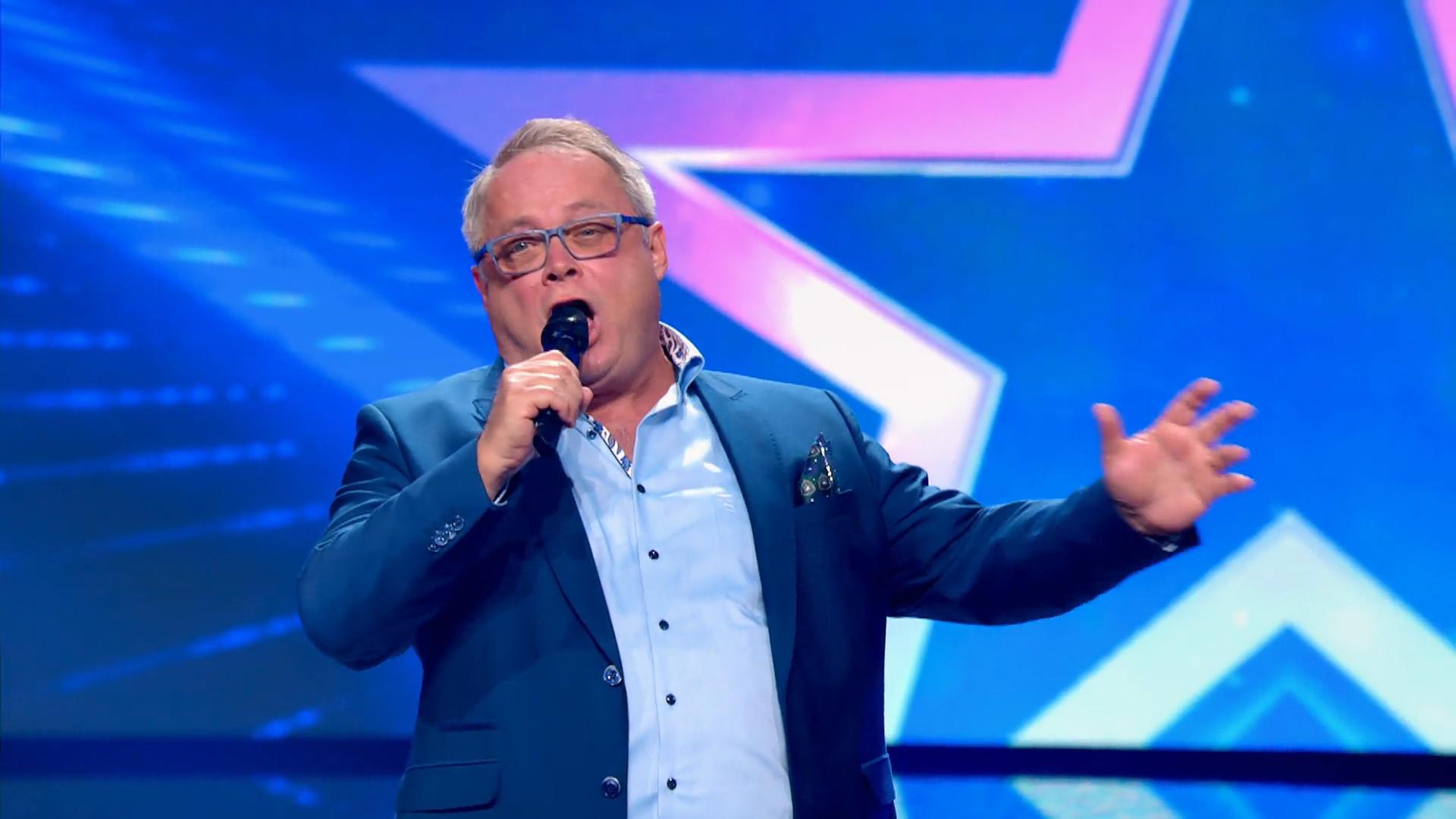 Florin Heinemann singt für seine Frau "You raise me up"