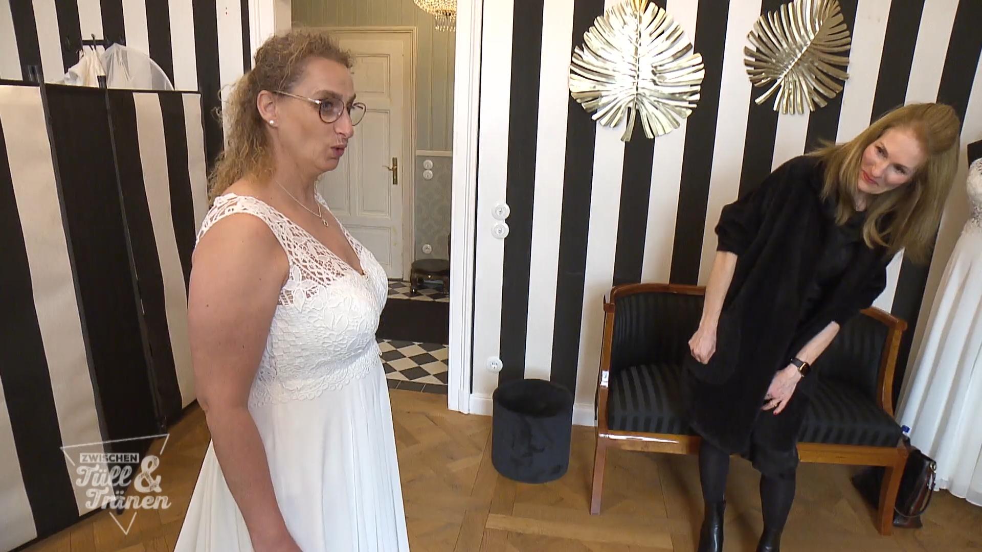 Noch ist das richtige Kleid nicht dabei