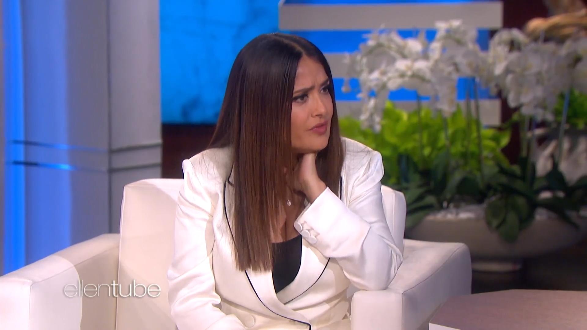 Bei Salma Hayek spukt's!