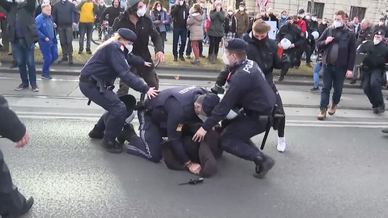 Wieder Corona-Randale in Holland, Protest auch in Österreich