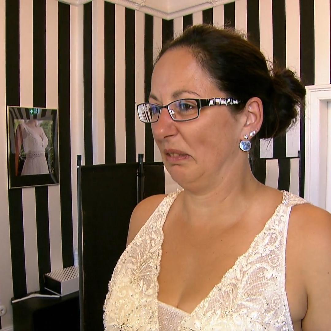 Bianca hat an allen Kleidern etwas auszusetzen