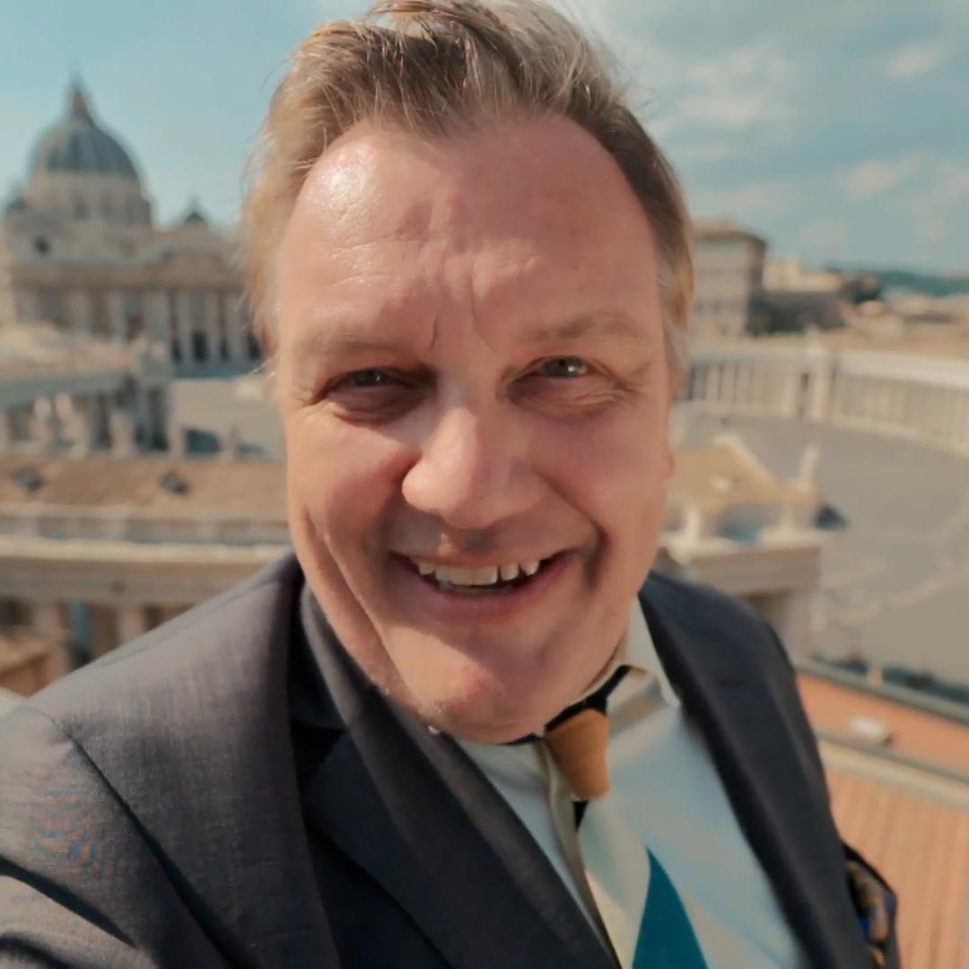 Hape Kerkeling auf den Spuren von Papst Franziskus