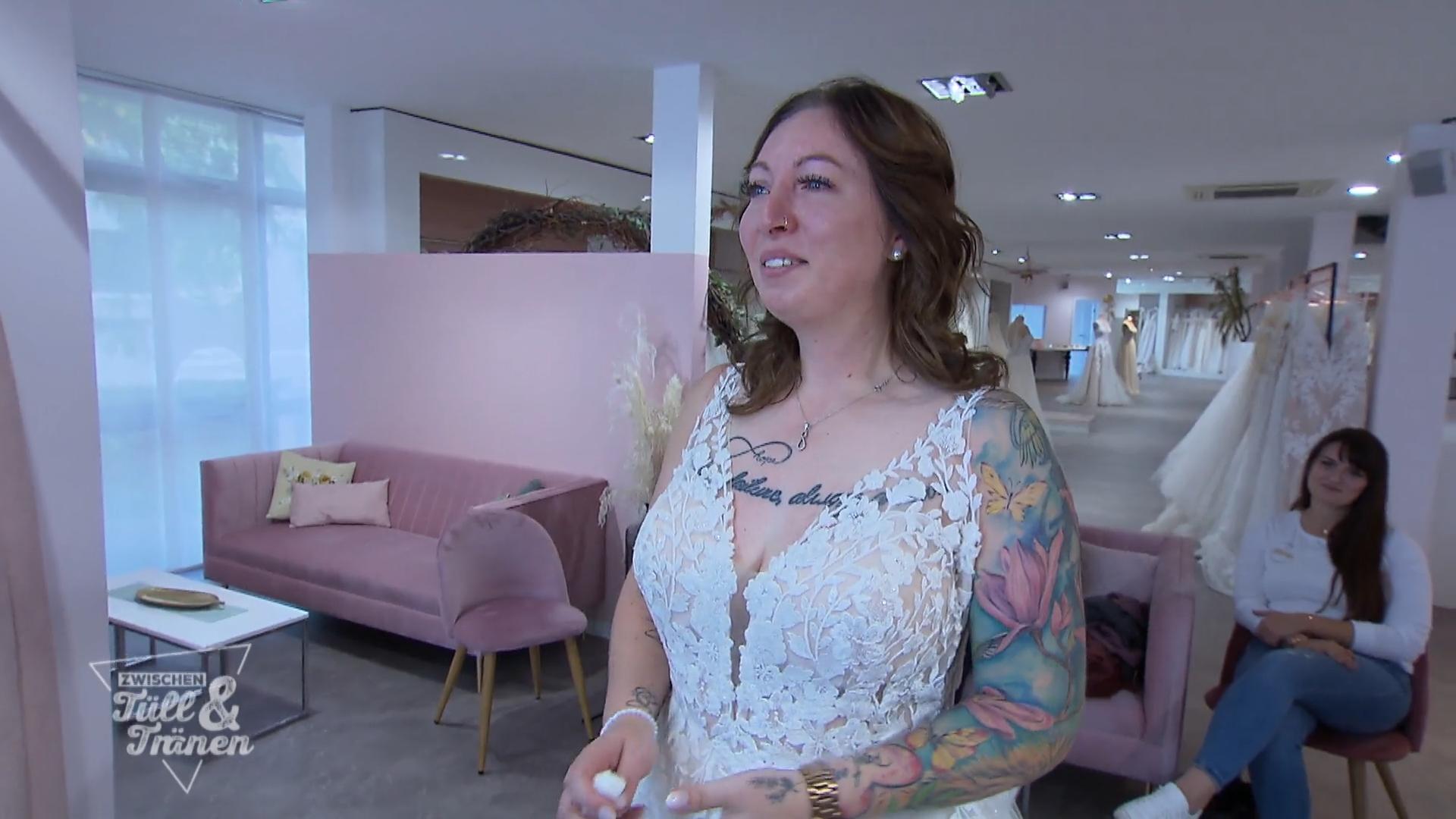 Jenni verschiebt ihre Hochzeit weit in die Zukunft