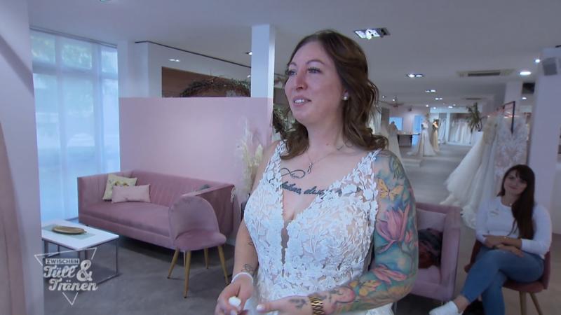 Jenni verschiebt ihre Hochzeit weit in die Zukunft