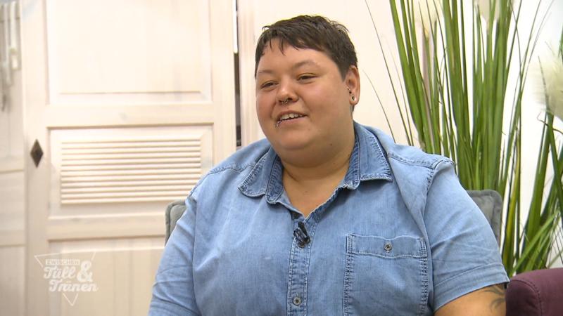Beate sucht ihren Traumanzug für ihre Traumhochzeit