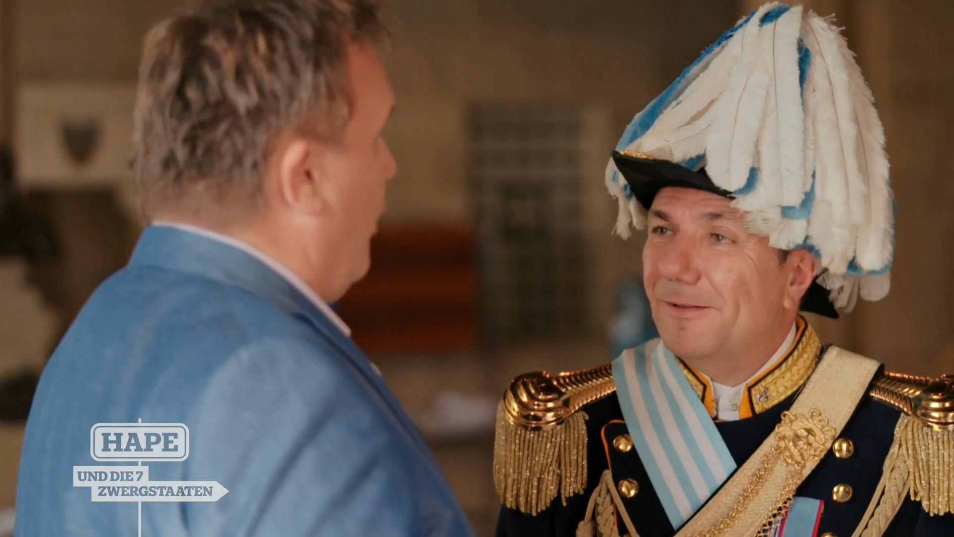 Hape wird durch das Parlament geführt