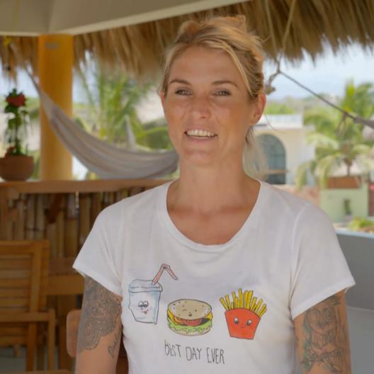 Partygirl Alice hat genug vom Feiern