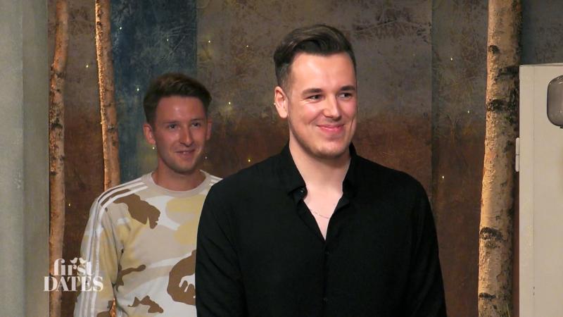 Student Phil und Zugbegleiter Dominik verstehen sich