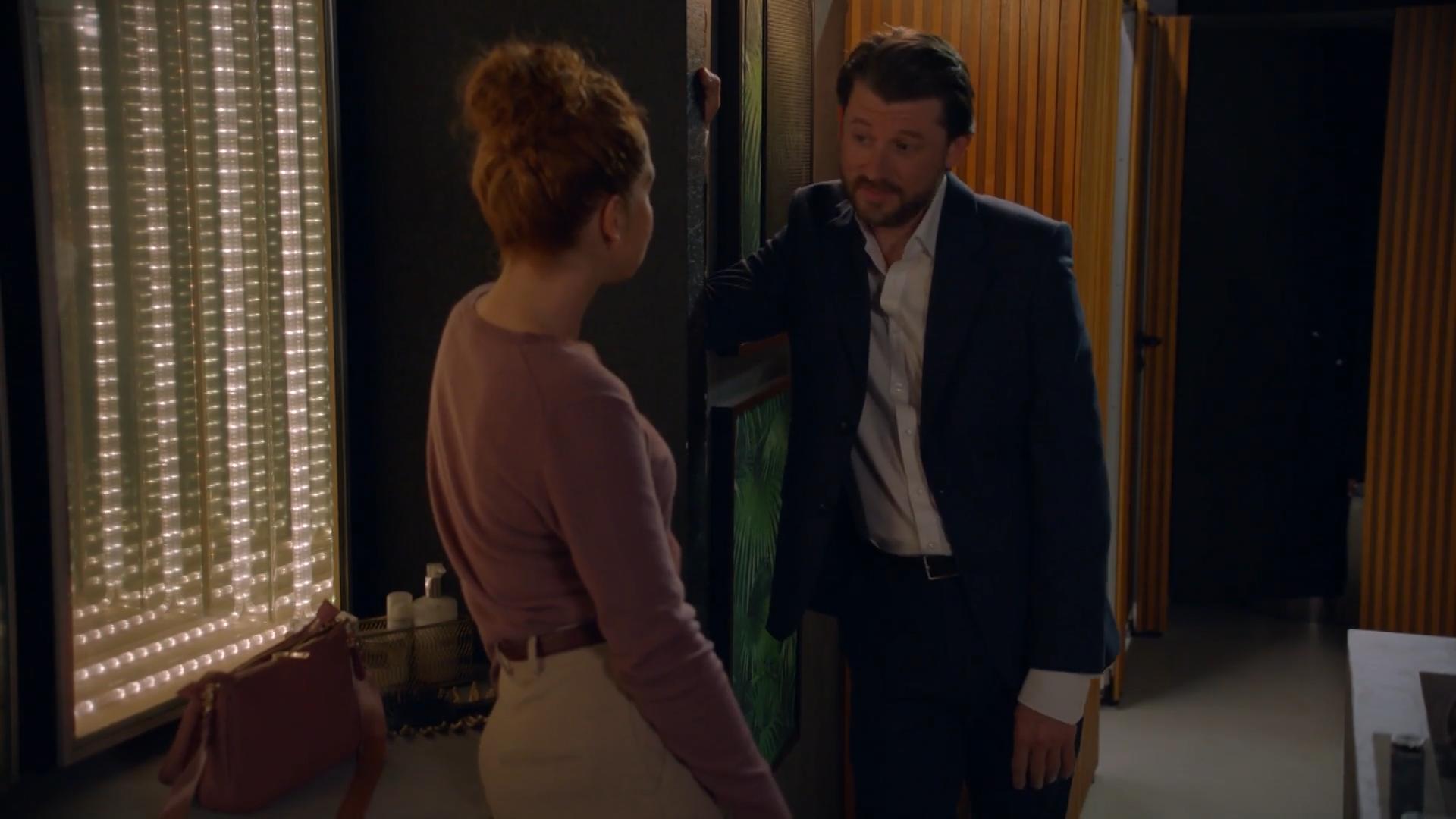 Nina hat ein heißes Date im "Mauerwerk"