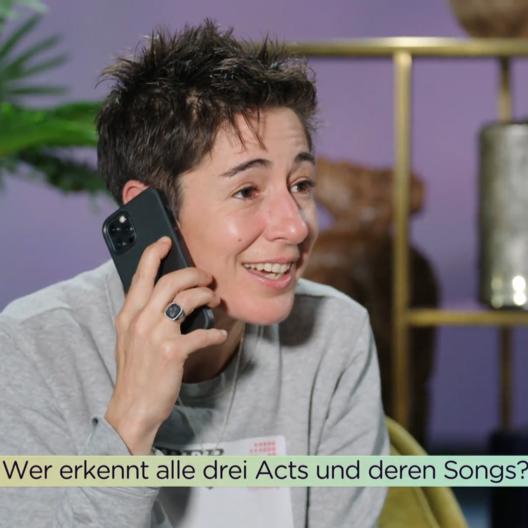 Dunja Hayali weiß den Hit nicht