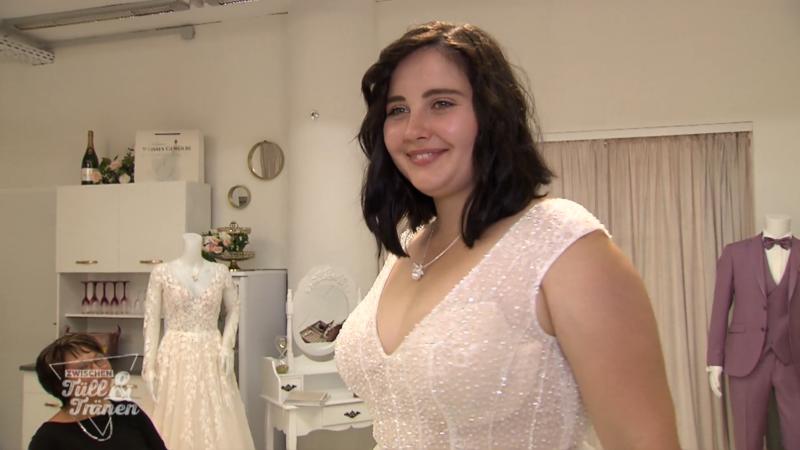 Braut Christin heiratet im Weihnachts-Stil