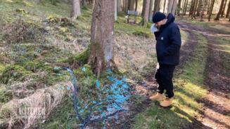Plötzlich steht Mälzer blutend im Wald