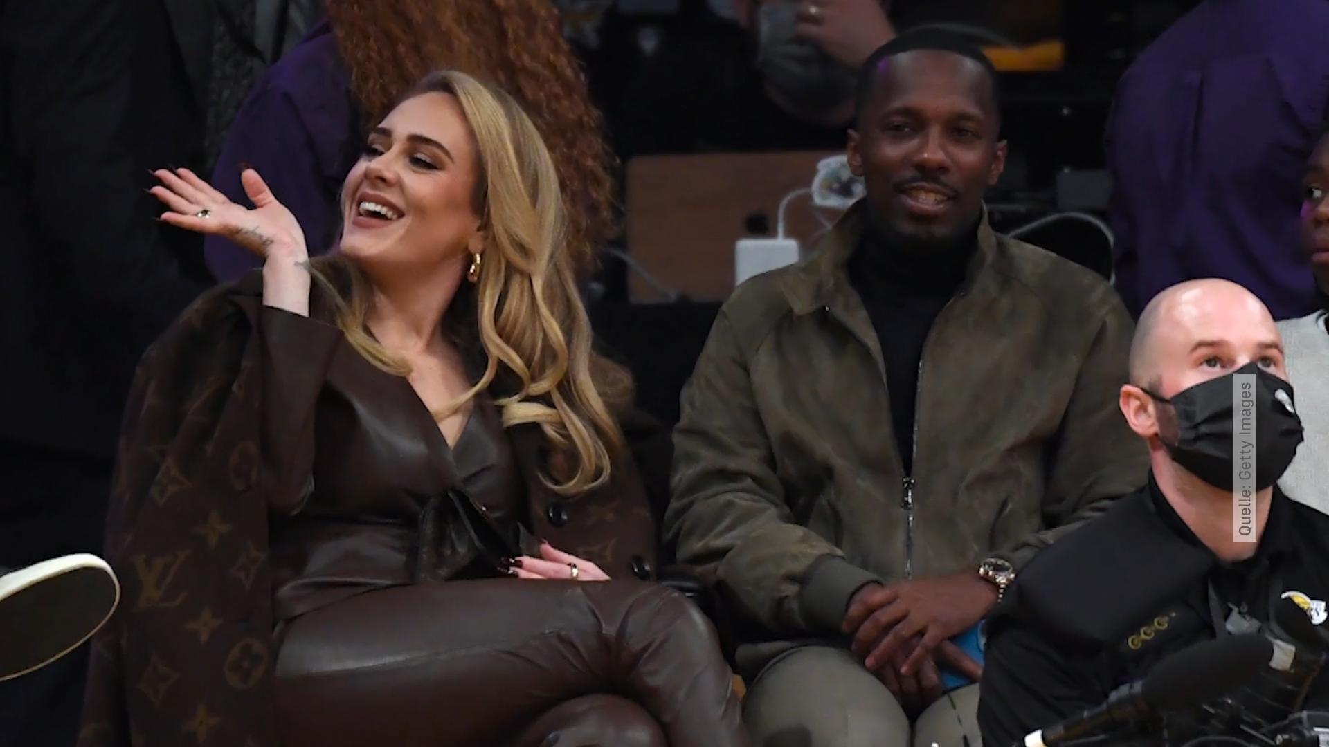 Adele lacht alle Gerüchte weg