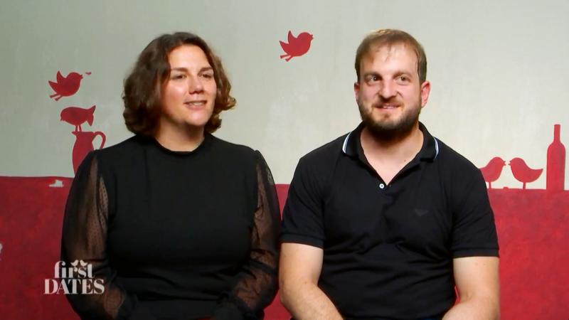 Saskias Sohn fordert einen Mann, der Playstation spielt
