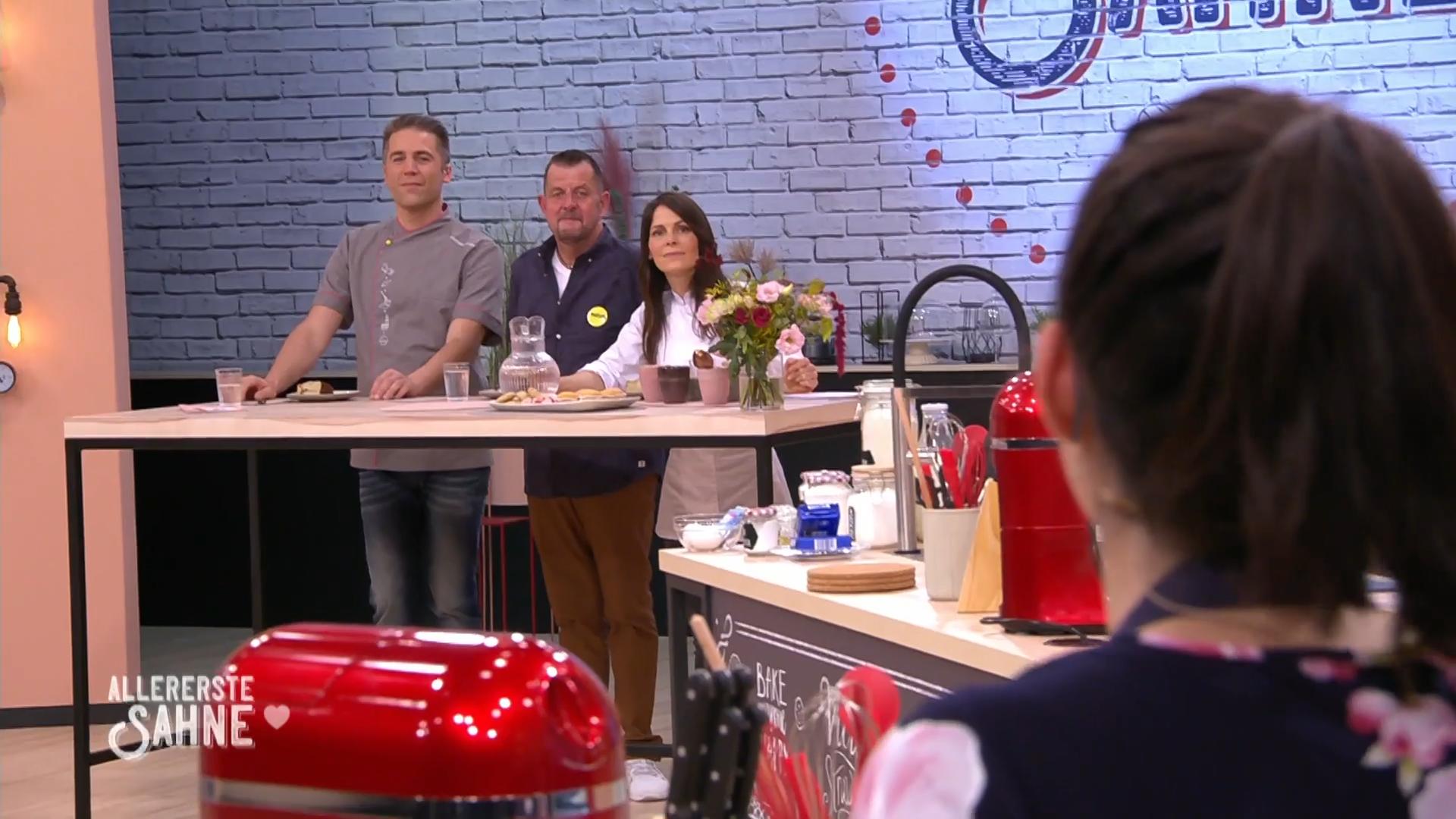 Die Kandidaten müssen die Zutaten schmecken