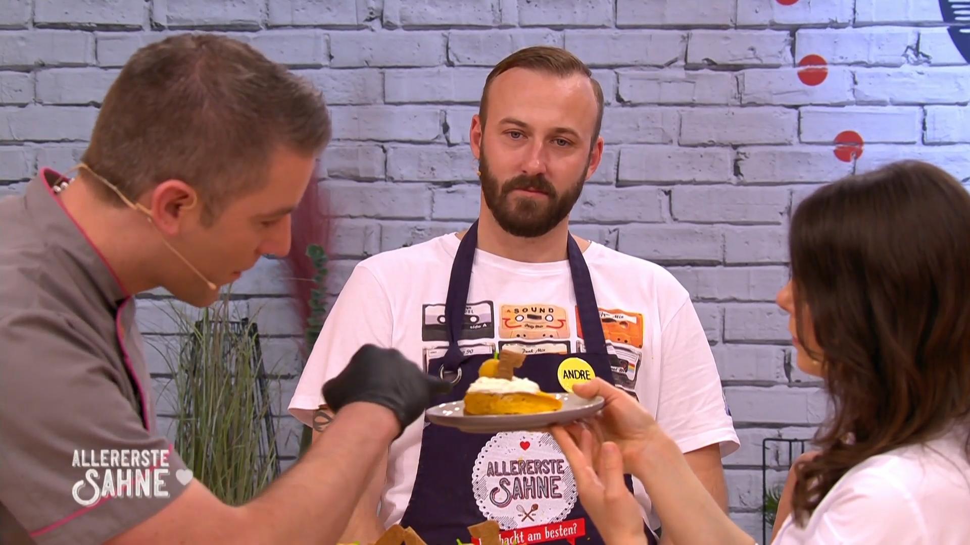 Die Meisterbäckerin unterstützt die Jury