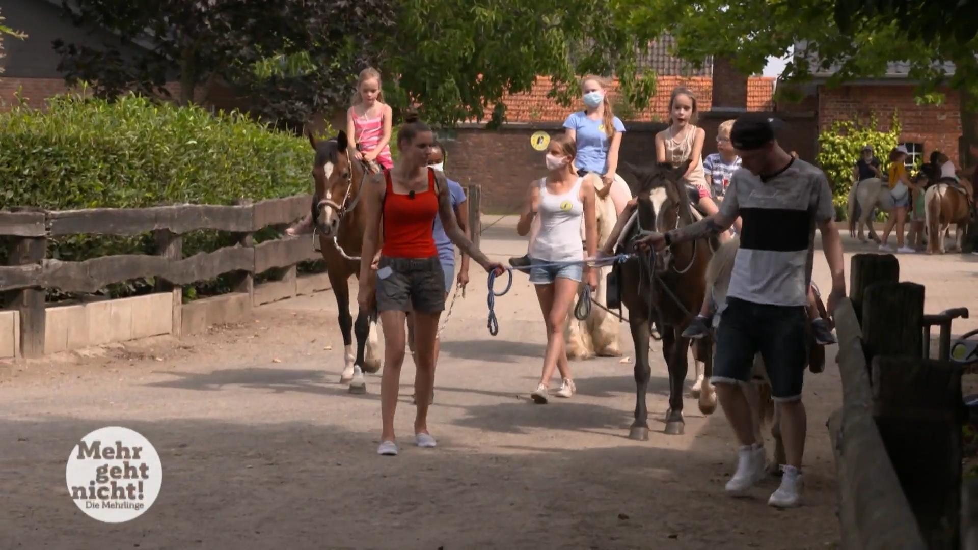 Reitstunde mit den Vierlingen