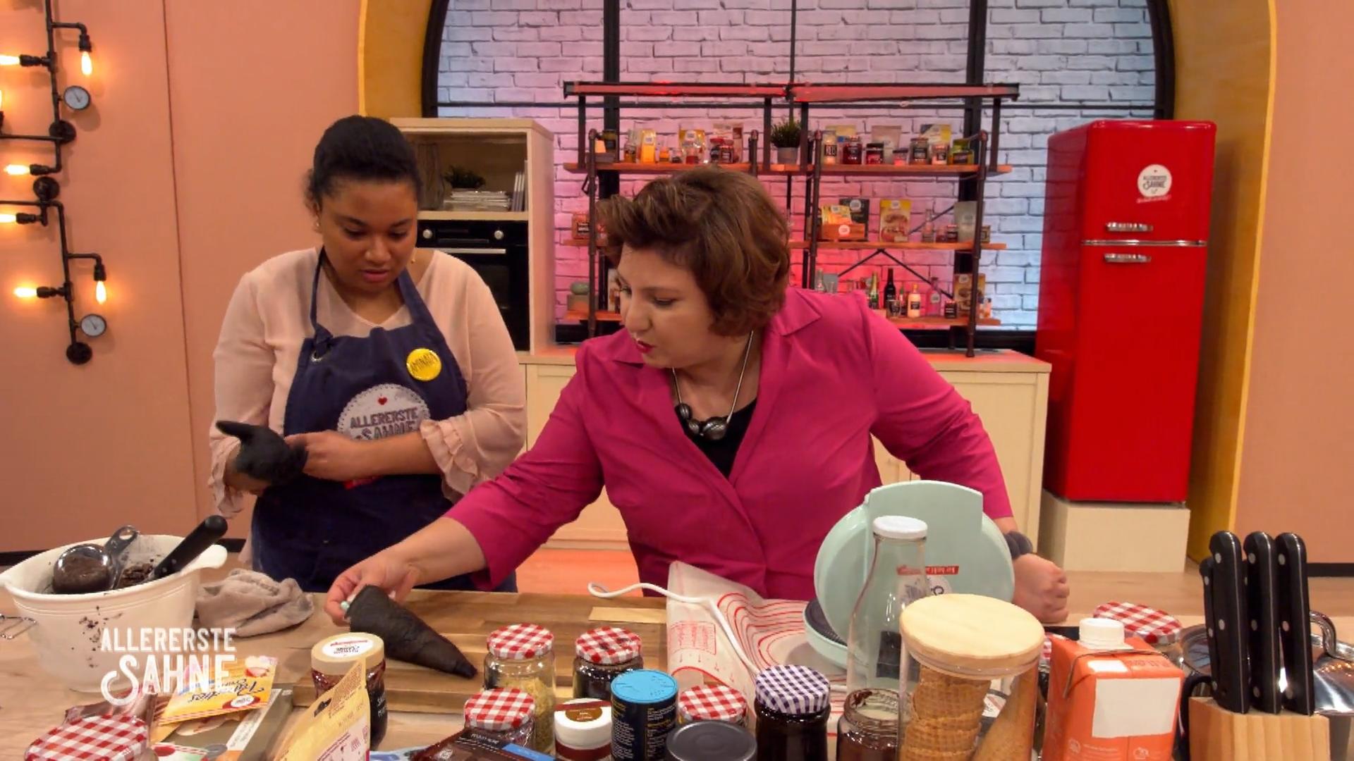 Die Waffeln zu rollen ist kein Zuckerschlecken