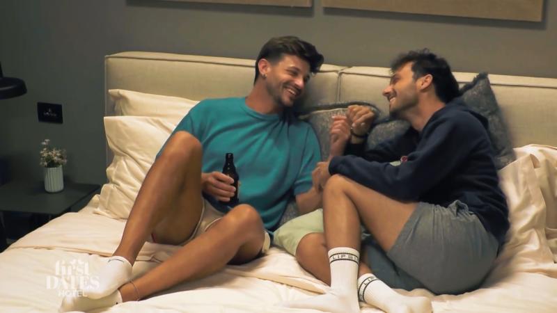 Ivan und Massimo flirten im Bett weiter!