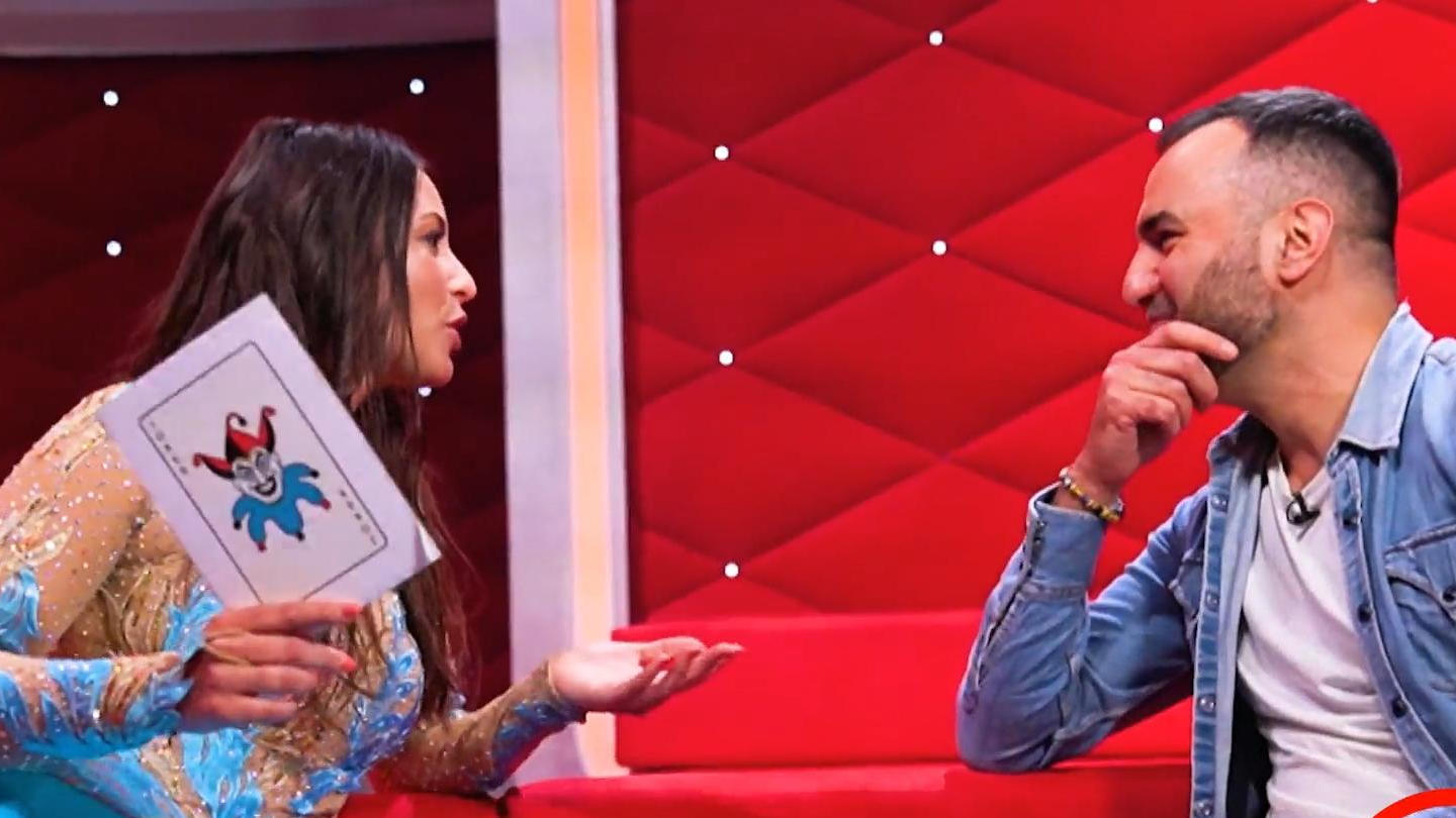 Caroline Bosbach über schräge Dates und schräge Knutscher