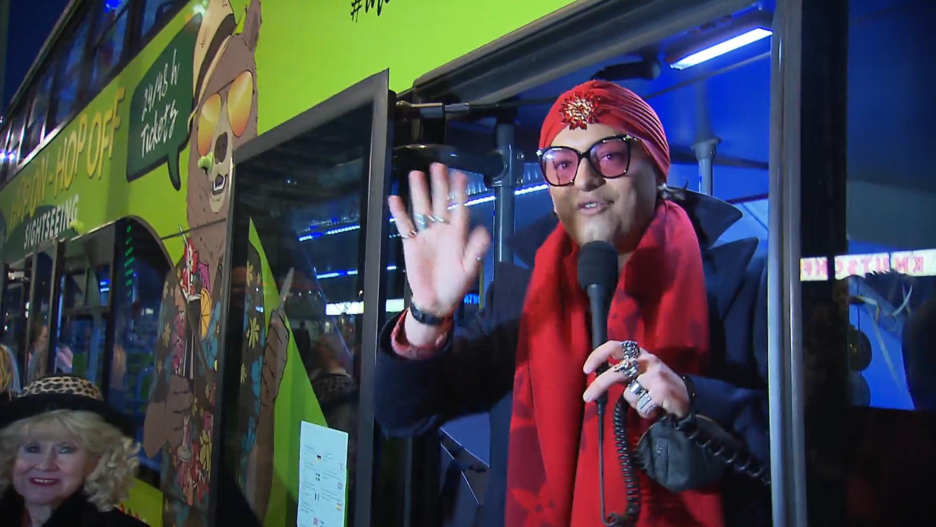 Bus-Party bei Julian F. M. Stoeckel
