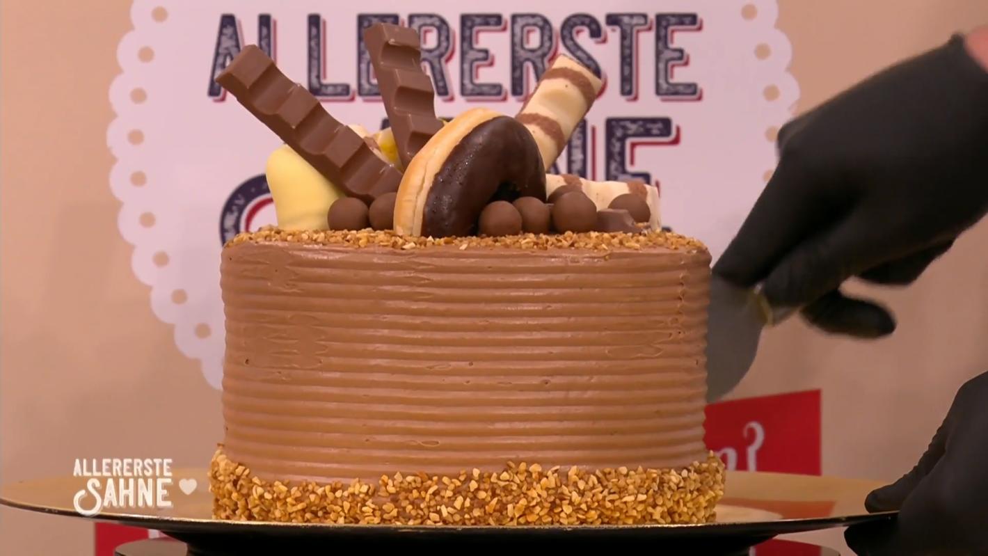 Allererste Sahne: Student Safa präsentiert seine Nuss-Nougat-Torte ...