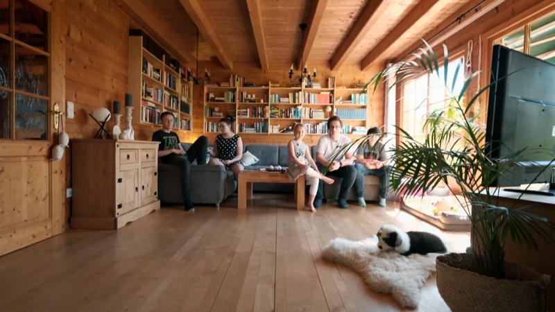 Bobtail-Welpe Balou bei Familie Fürschke