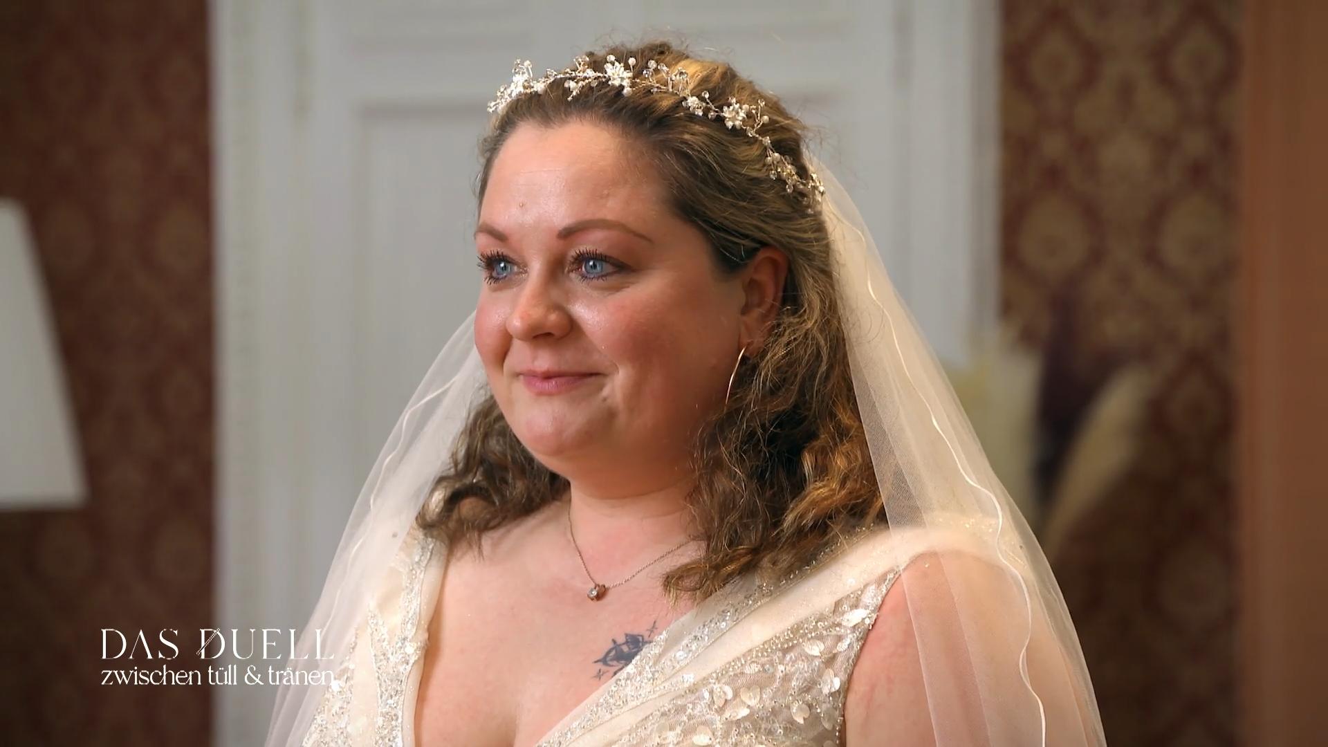 Bei Kleid Nummer 3 fließen wieder Tränen