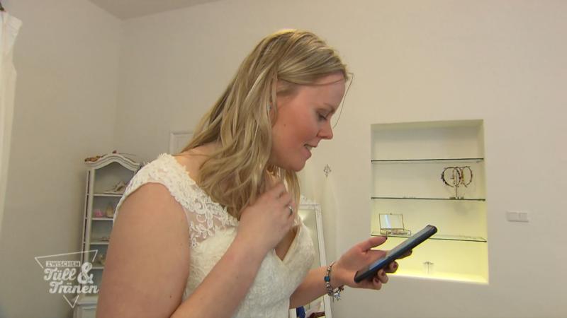 Jetzt ist Carolin kurzzeitig irritiert