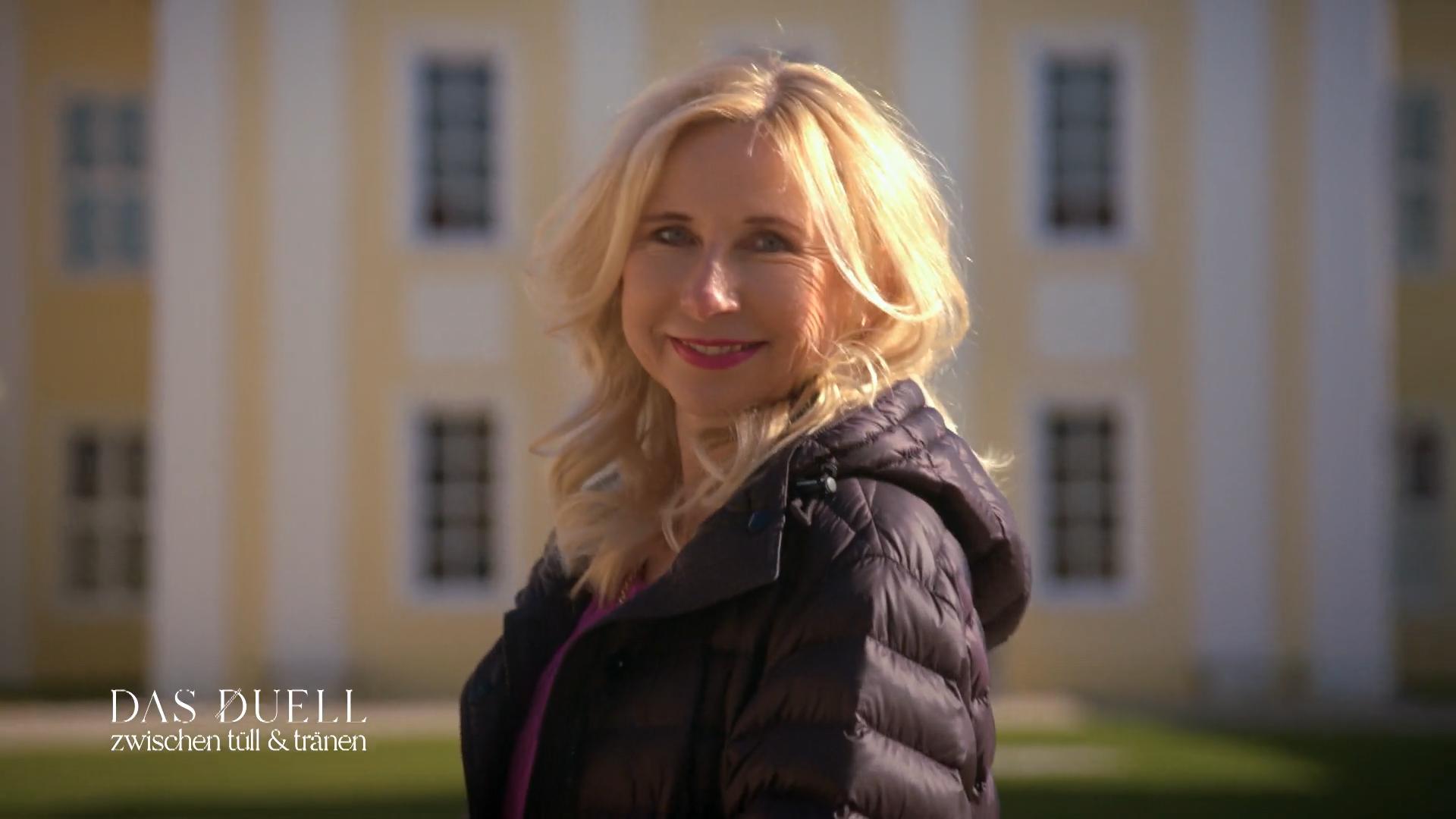 Klaudie möchte ein reinweißes Kleid