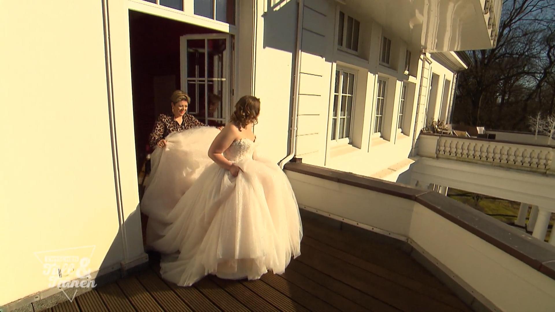 Den Vorstellungen der Braut entsprechend Den Vorstellungen der Braut entsprechend