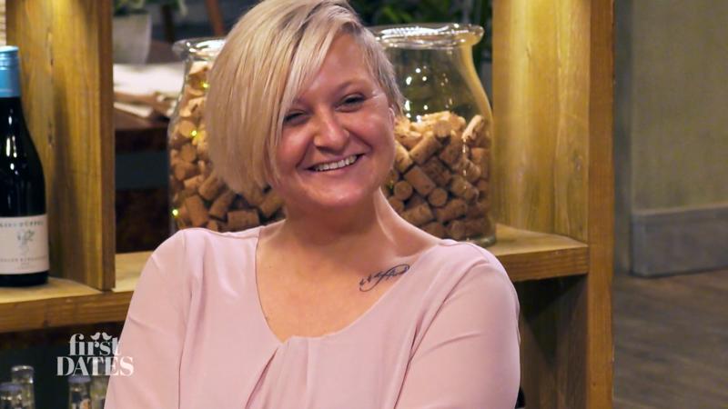 Sara wurde von ihren Freundinnen angemeldet