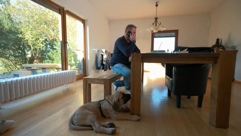 Schröder im Homeoffice