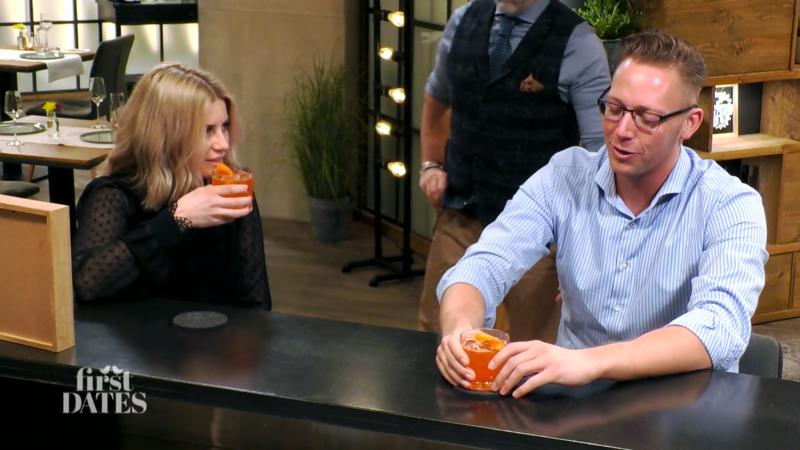 Julia möchte einen schönen Abend verbringen