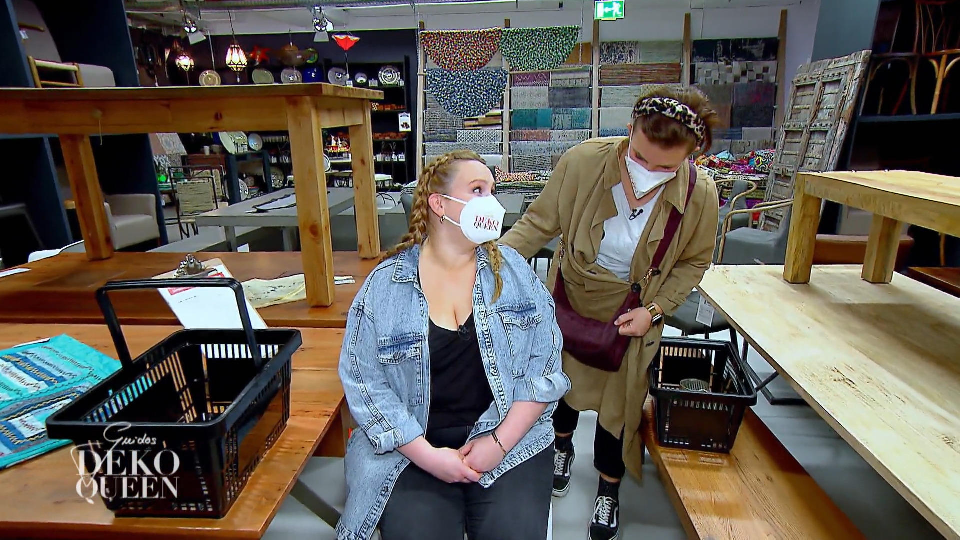 Julia braucht Hilfe: "Jana, ich habe zu viel Po!"