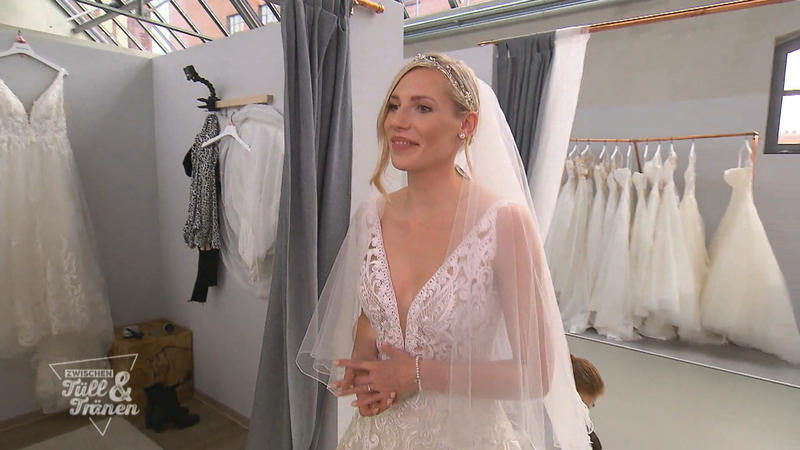 Linda gibt ihr 10-Punkte-Kleid auf