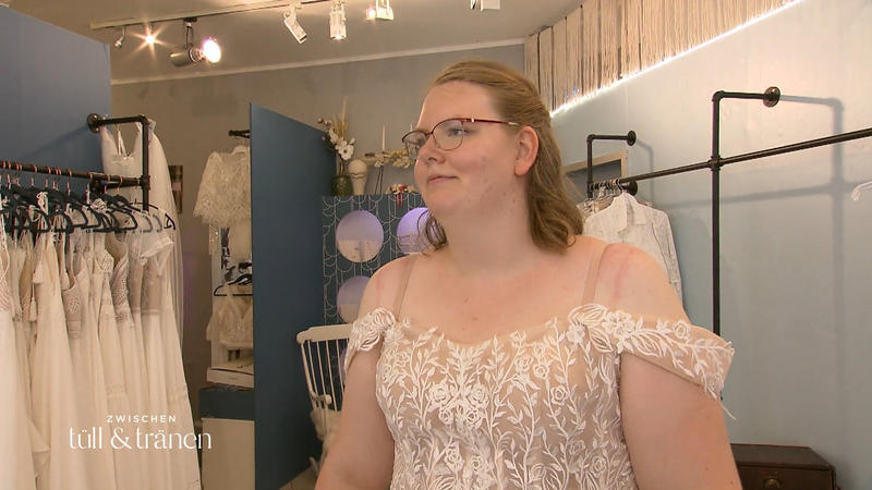Sabrinas Größe erschwert die Kleidersuche