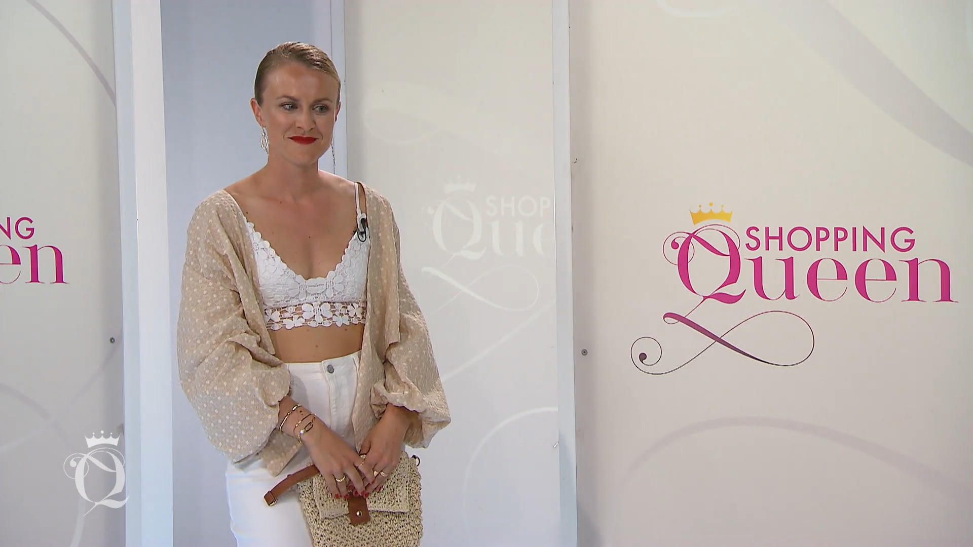 Catherina wirkt wie eine echte Lolita