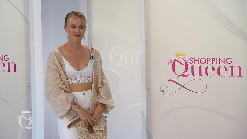 Catherina wirkt wie eine echte Lolita