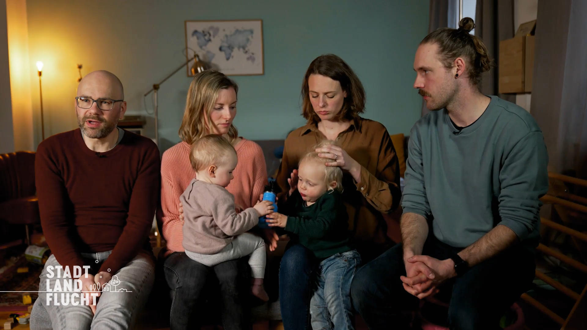 Zwei befreundete Paare wollen aufs Land ziehen