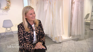Sie sucht ein cleanes Satin-Kleid