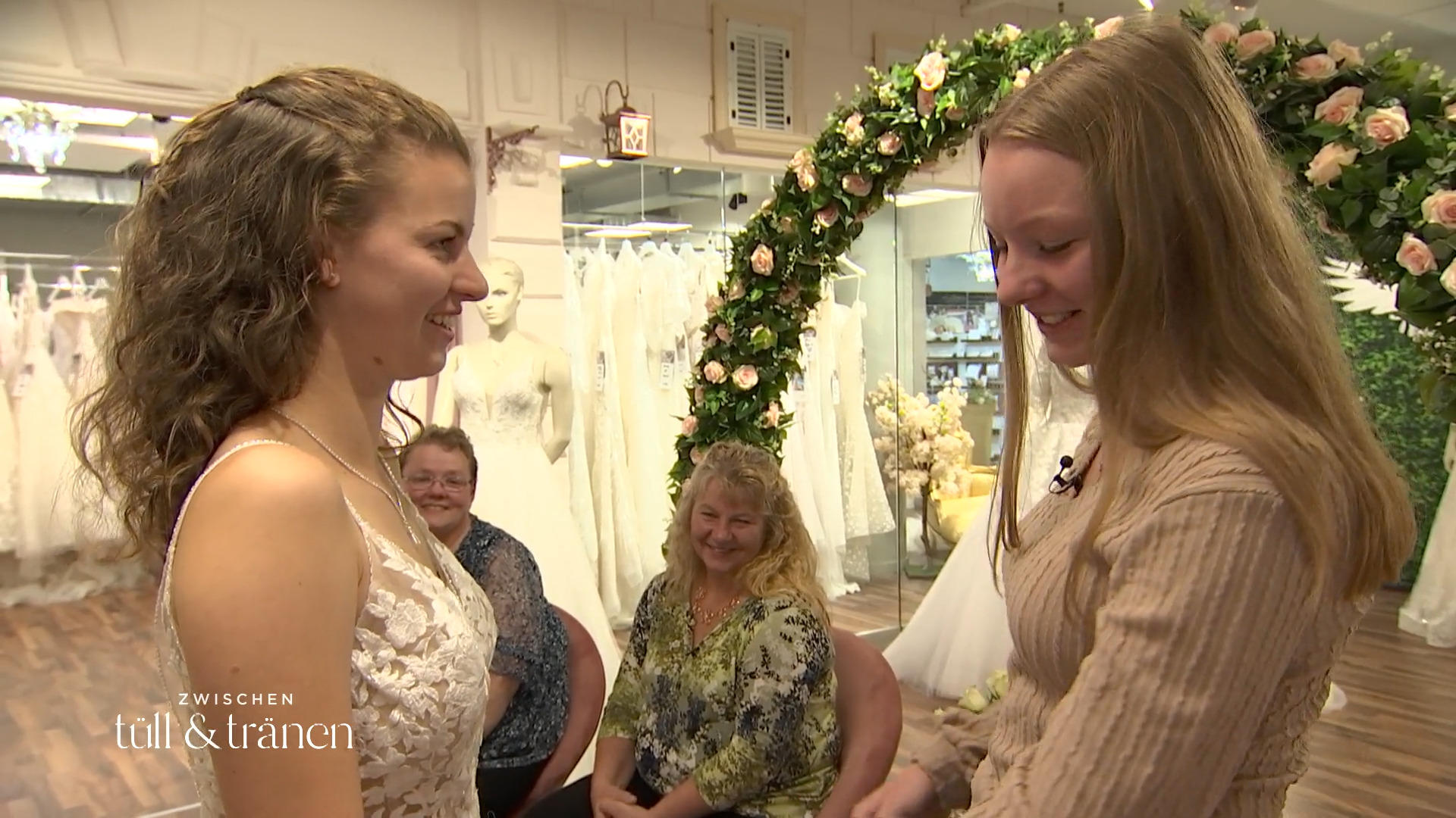 Das erste Kleid sorgt für Tränen