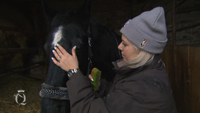 Nicole ist jeden Tag bei ihrem Pferd