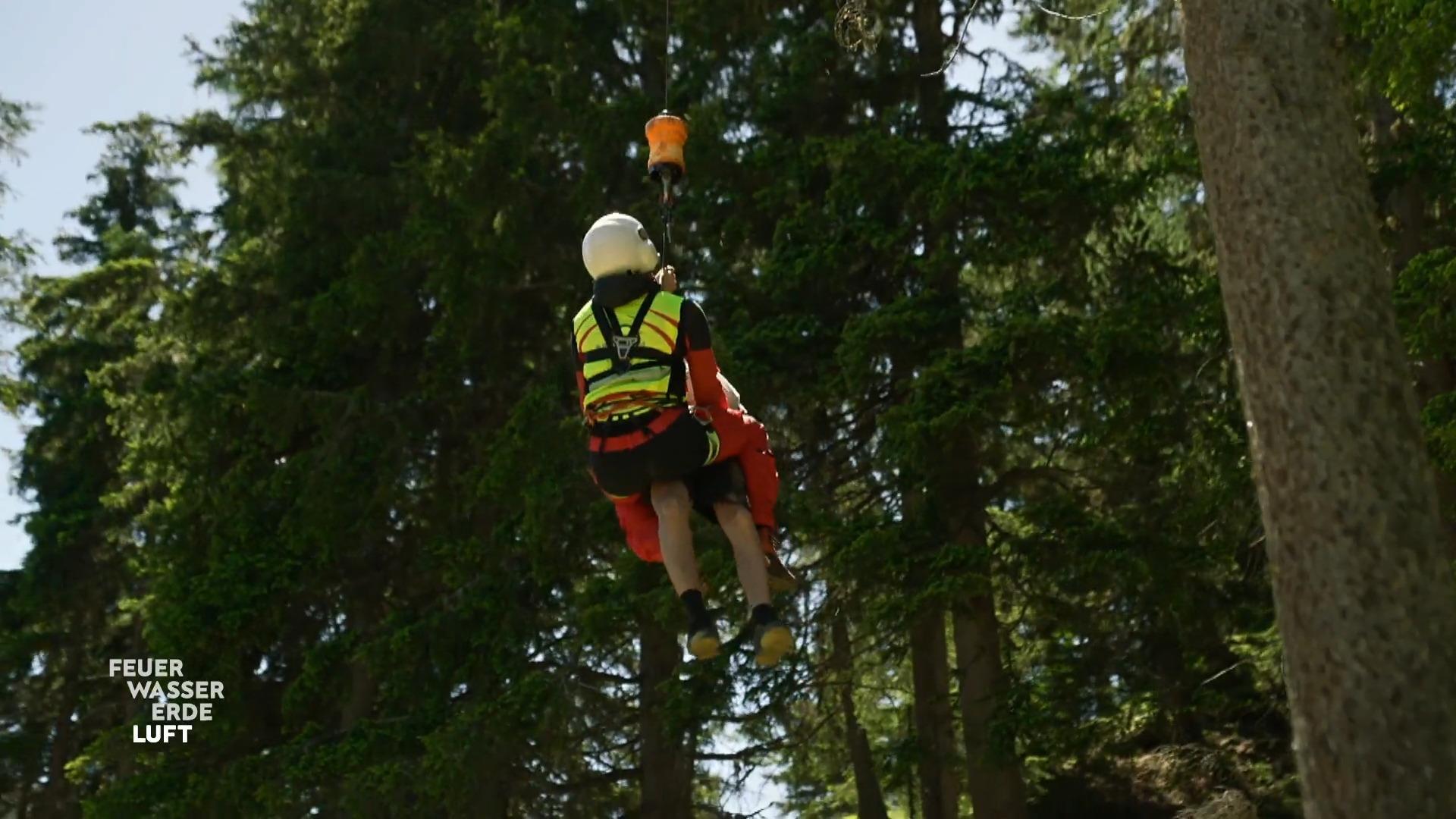 Bergrettung durch den Helikopter